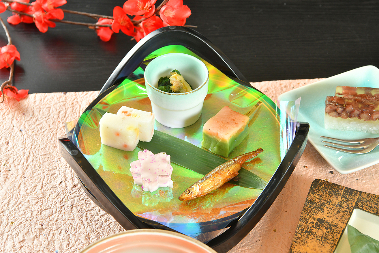 ワカサギ山椒煮・あさり菜の花わさび・筍と山菜彩り真薯・水晶吉野桜・海老田楽